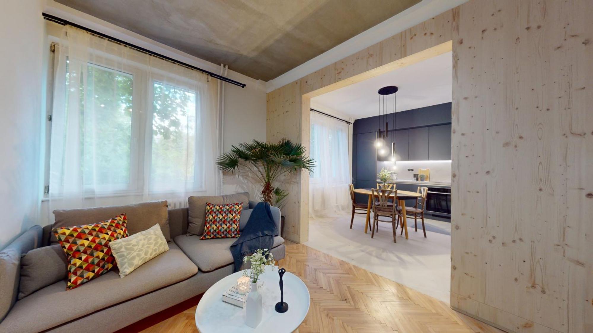Modern 2 Bedroom - Free Parking Apartment