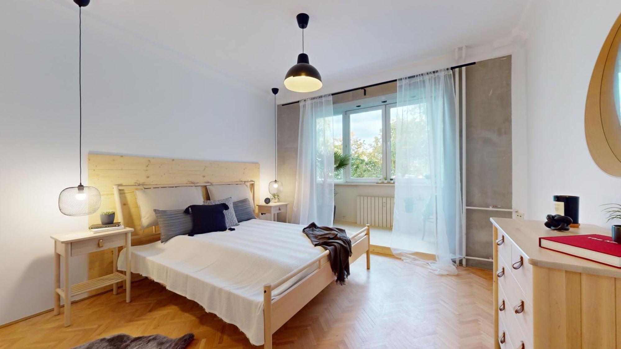 Modern 2 Bedroom - Free Parking *